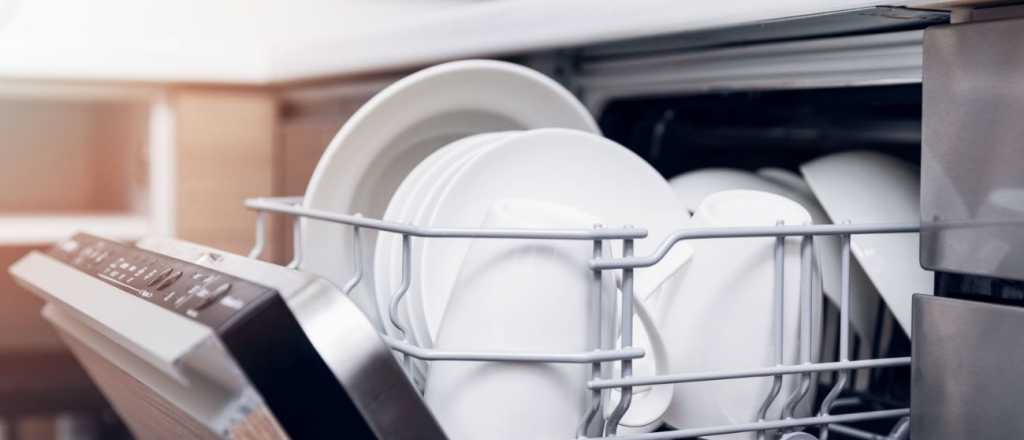 Lo que no tenés que meter en el lavaplatos por nada del mundo