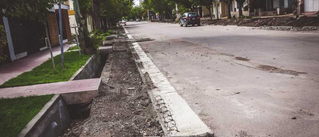 Guaymallén avanza con las obras de drenaje en calle Laprida