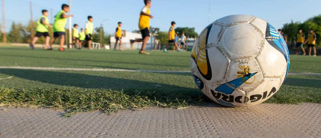Ciudad y un torneo de fútbol infantil mixto que reúne a más de 300 niños