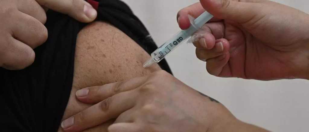 Después de las críticas, la gente prefiere la vacuna rusa a la china