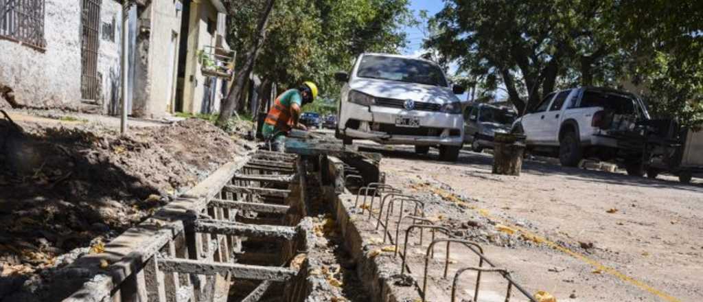 Guaymallén continúa con obras en calle Chile e Italia