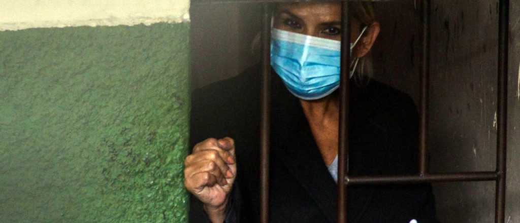 Cuatro meses de prisión preventiva para ex presidenta Áñez