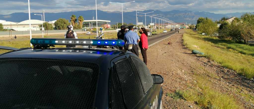 Un motoclista murió al ser atropellado por un camión en el Acceso Este