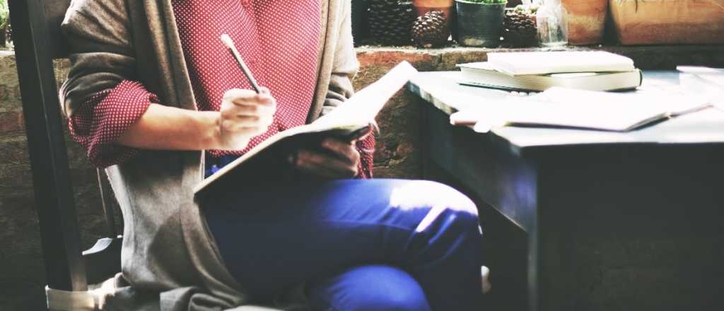 C&oacute;mo tener abdominales marcados si trabaj&aacute;s sentado todo el d&iacute;a