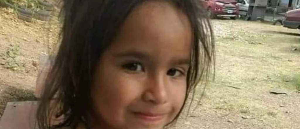 El abrazo emotivo de la Polic&iacute;a con Maia al encontrarla