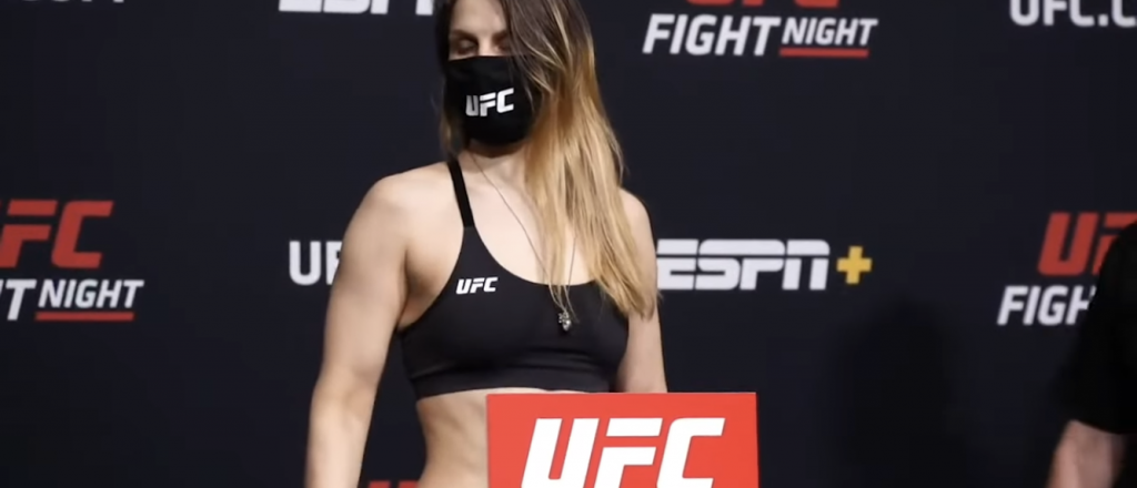 Video: una luchadora se desmay&oacute; antes de pesarse