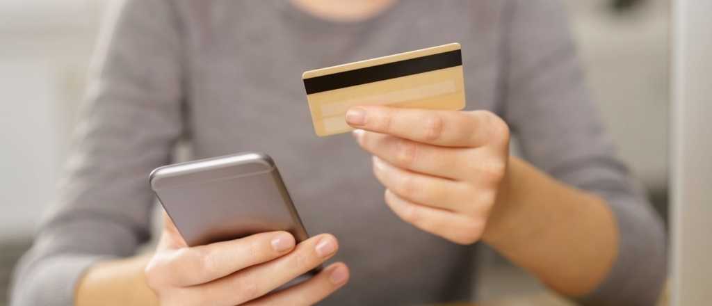 "Rulo" para comprar pasajes con tarjeta: ¿Cómo evitar el cepo al turismo?