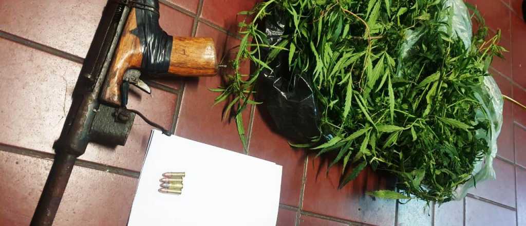 Dos chicos detenidos con drogas y una "tumbera" en La Favorita