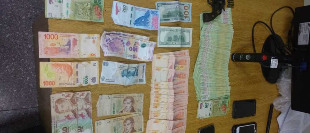 Robaron cerca de 1 mill&oacute;n y medio de pesos de Kevingston del Centro