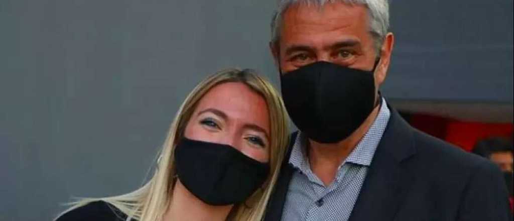 Echaron de su trabajo a la militante de 18 a&ntilde;os vacunada 