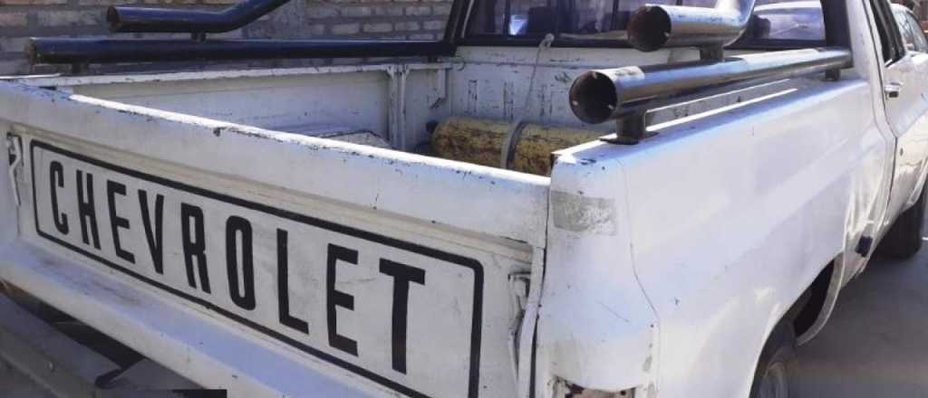 Un hombre cay&oacute; de una camioneta y est&aacute; grave en el Hospital Central