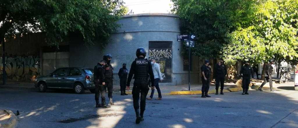 Un policía chocó contra un auto en Godoy Cruz y está en grave estado