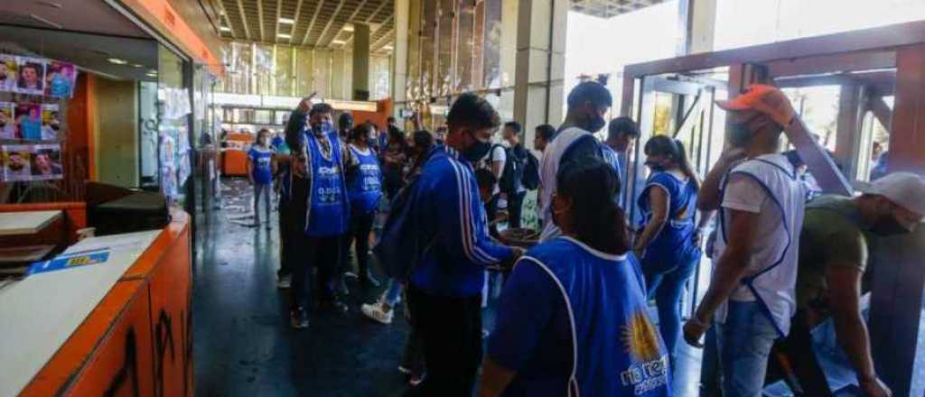 Video: patota sindical atac&oacute; a periodistas para censurar una nota