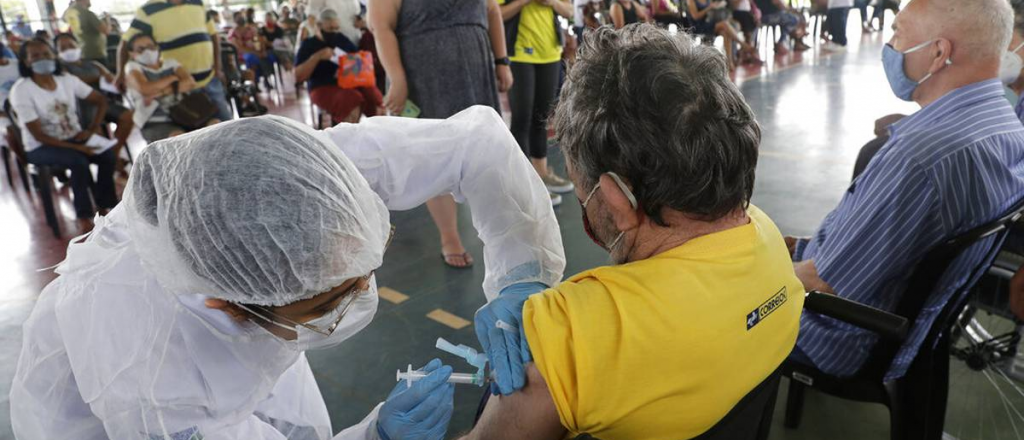 Brasil aprueba importación y uso de la Sputnik V y Covaxin