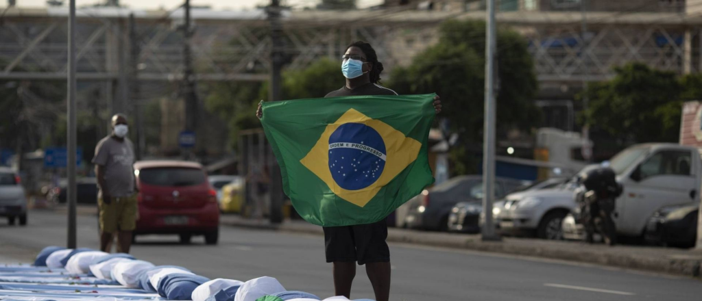 Nuevo récord en Brasil con más de 3.600 muertes en un día