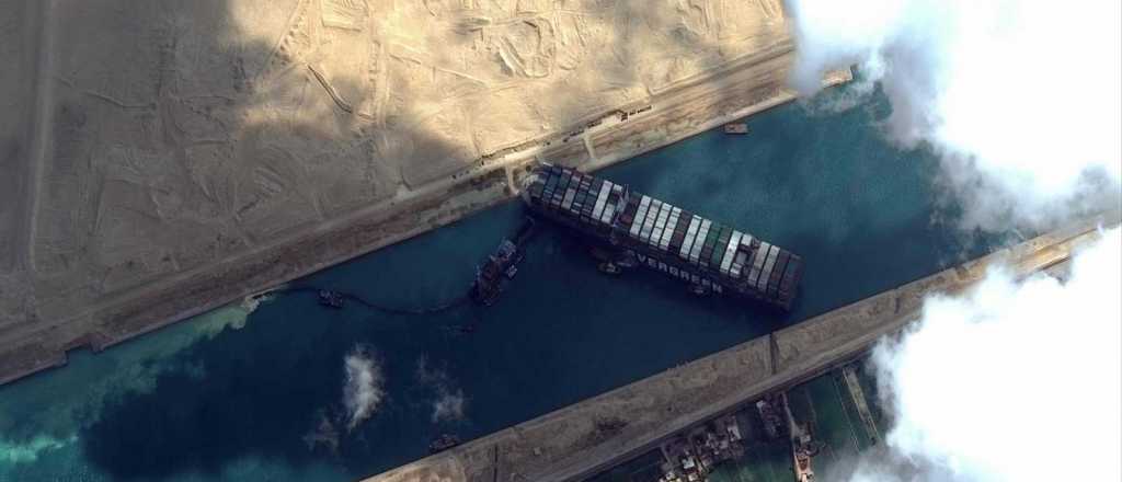 El buque que bloqueó el canal de Suez podría ser desencallado hoy