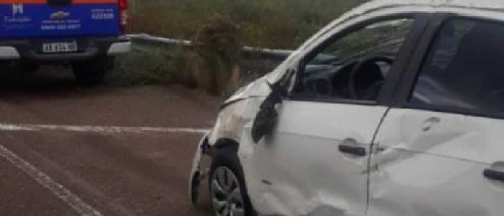 Un conductor volcó su auto en Tunuyán y decidió abandonarlo
