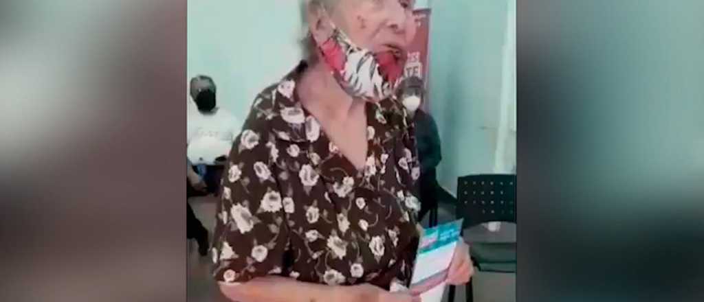 Video: Alberto sorprendió a la anciana que canta tangos a las enfermeras