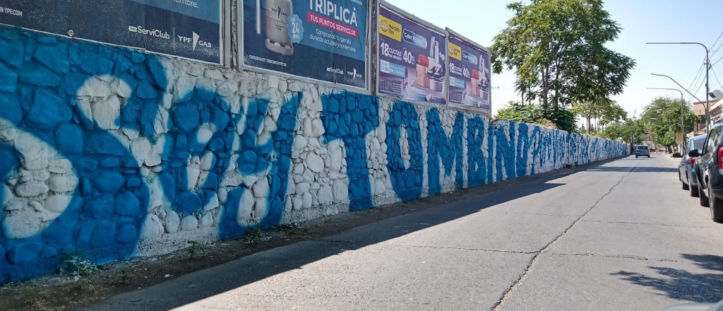 Criticó las pintadas del Tomba en Godoy Cruz y lo "liquidaron" en las redes