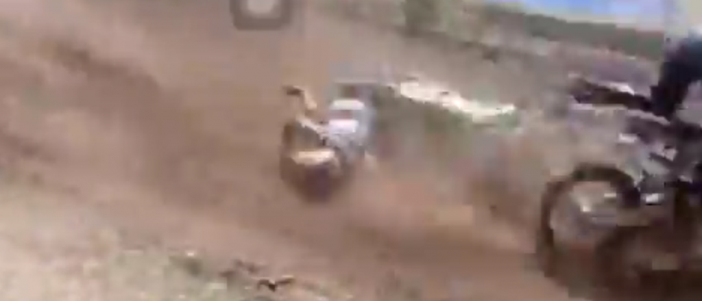 Video: un corredor de motos con un brazo amputado muri&oacute; en una carrera