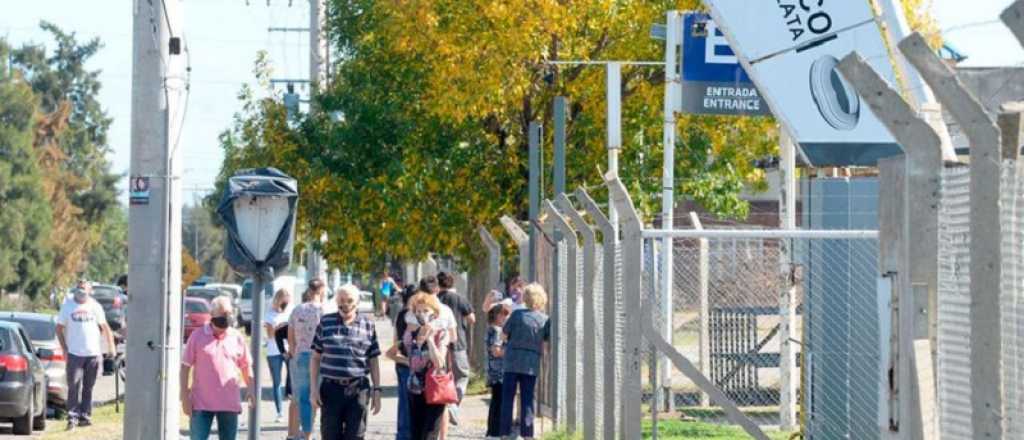 Suspendieron la vacunaci&oacute;n en La Plata por el partido de River