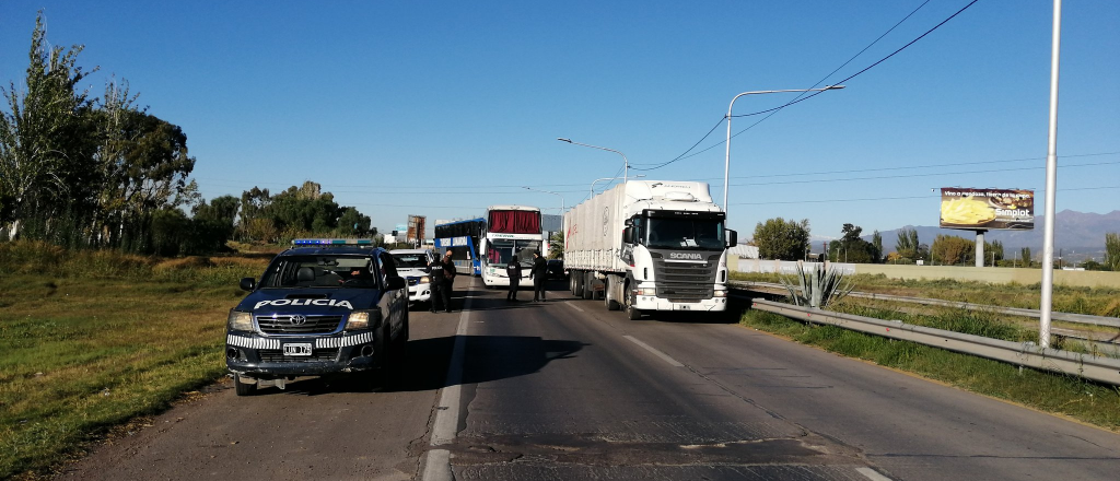 Contin&uacute;a en todo el pa&iacute;s el reclamo de los choferes del turismo