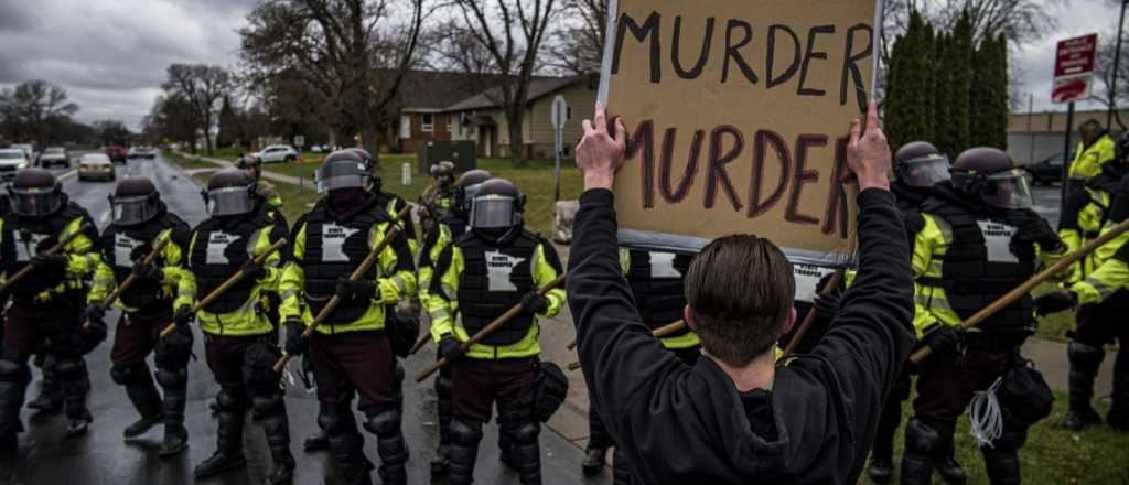 Video: siguen las protestas por el afroamericano asesinado por una policía