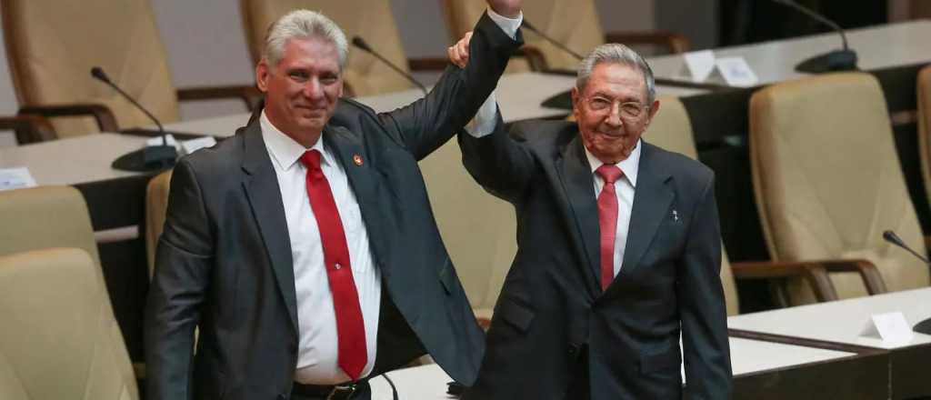Raúl Castro se reunió con el presidente para analizar las protestas