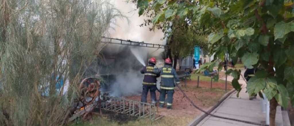 Se incendió el puesto de bicis de la Municipalidad de Capital