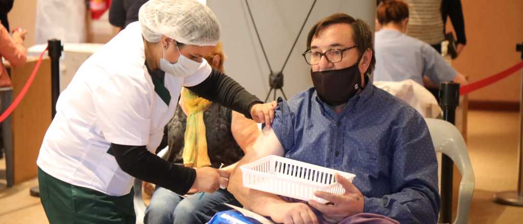 En tres semanas, abril se convirti&oacute; en el mes r&eacute;cord de Covid en Mendoza