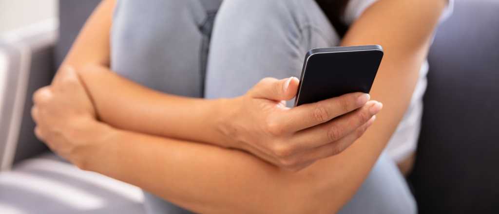 Vive una pesadilla porque su ex subió fotos de ella a un sitio de encuentros