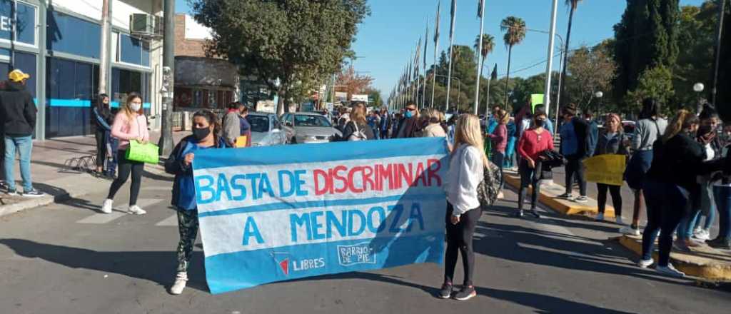 Protestas: Mendoza sin bono de $15 mil para AUH y monotributistas