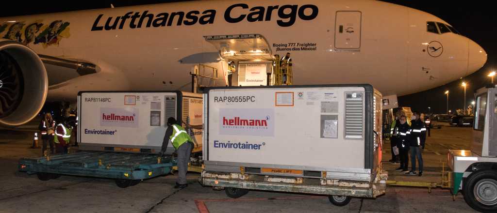 Lleg&oacute; el vuelo que complet&oacute; el mill&oacute;n de vacunas de Sinopharm