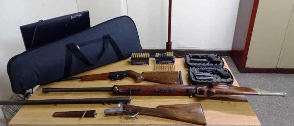 Hallan arsenal de armas en un allanamiento en Las Heras