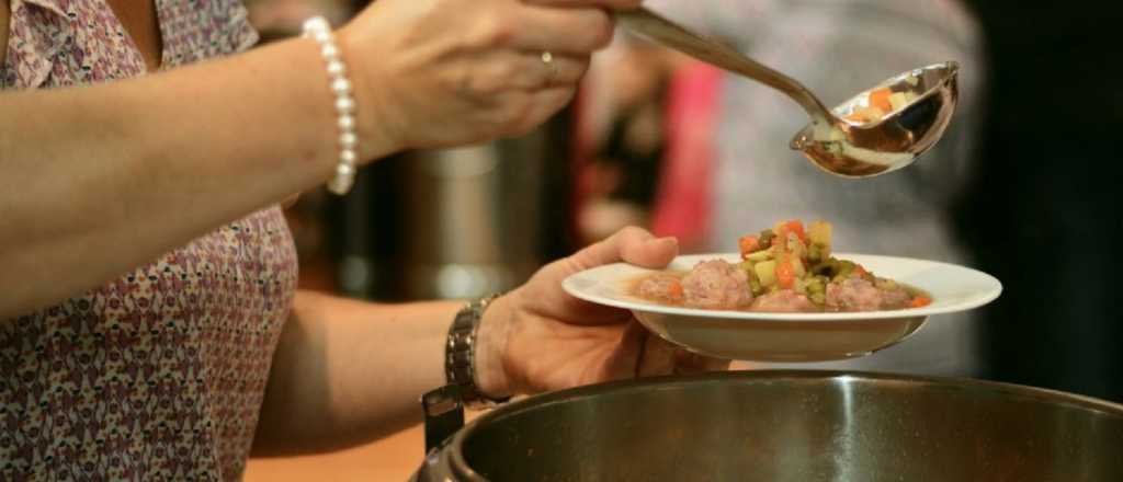 La directora de Cáritas: "Personas que antes ayudaban ahora piden ayuda"