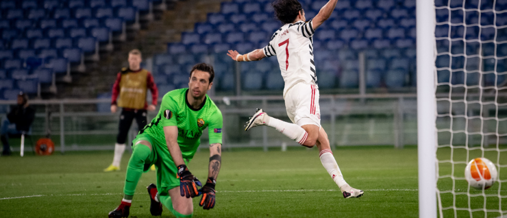 Cavani meti&oacute; al United en la final de la Europa League y se aleja de Boca