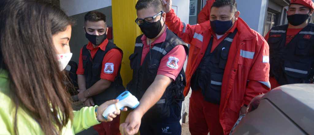 Fotos: los bomberos de Godoy Cruz fueron vacunados contra el Covid