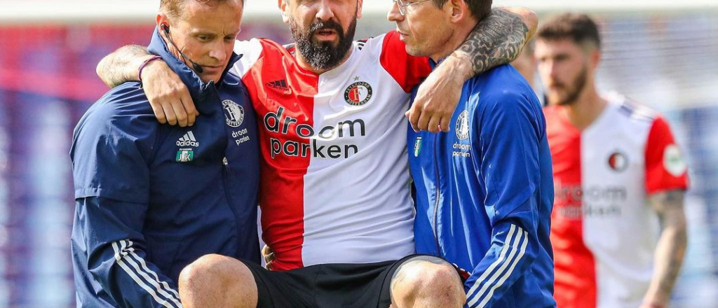 Video: Pratto se fracturó el tobillo en el clásico Feyenoord - Ajax