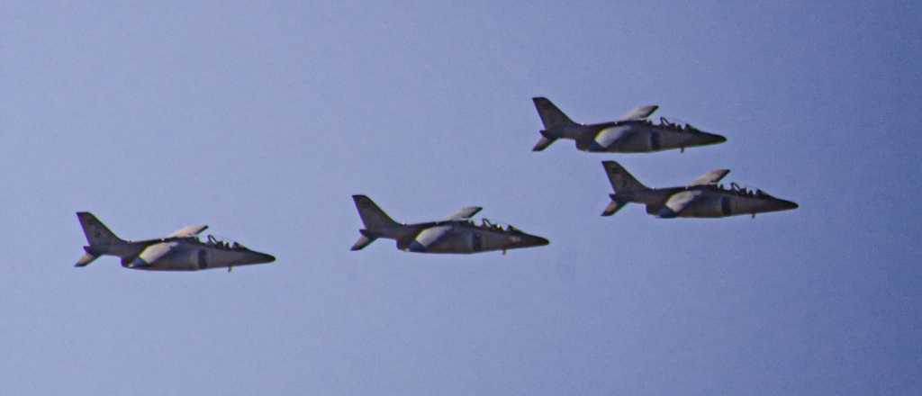 Aviones Pampa II sobrevolaron el cielo de Luján de Cuyo