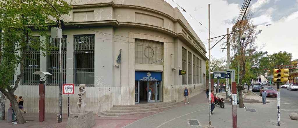 El Banco Naci&oacute;n reintegrar&aacute; el dinero a los estafados de Guaymall&eacute;n