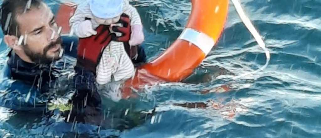 Este es el rescatista que salvó a un bebé de las aguas