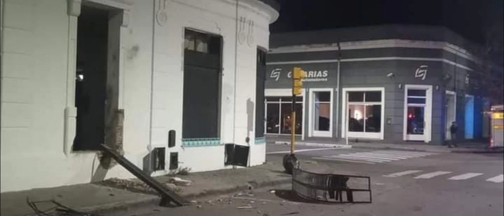 Atacaron con explosivos sede del Frente de Todos en Bahía Blanca