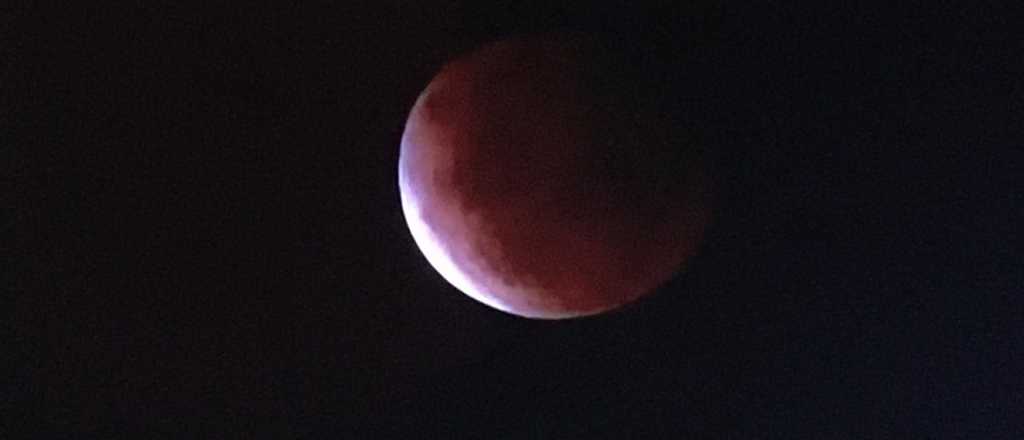 Cómo se vio la "luna de sangre" en Mendoza