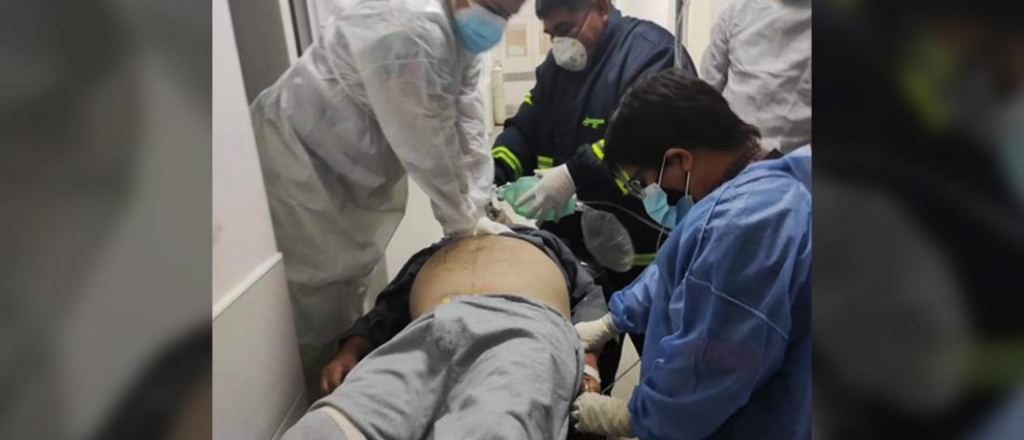 Murió un hombre con coronavirus en el pasillo de un hospital en Chaco