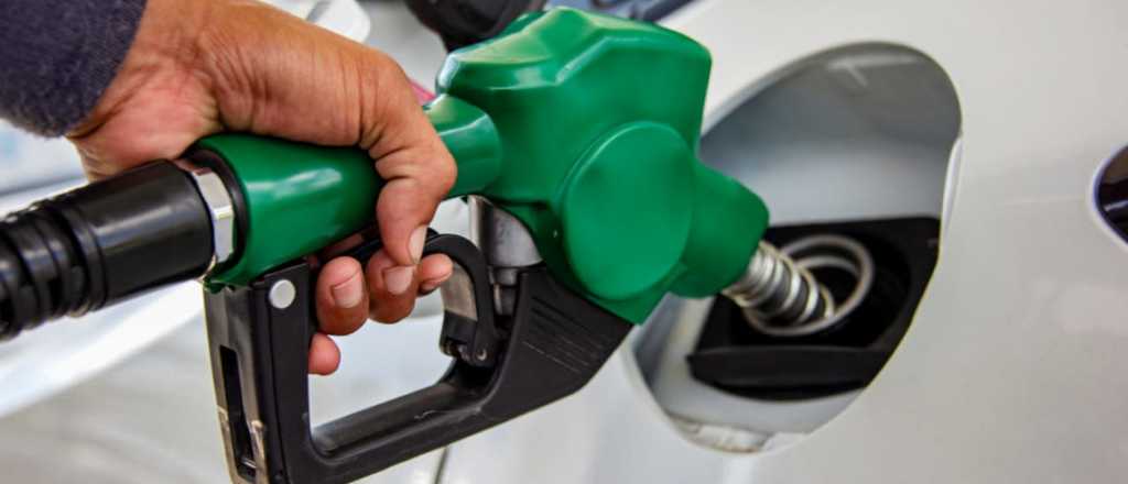 El Gobierno postergó la suba en el impuesto a los combustibles