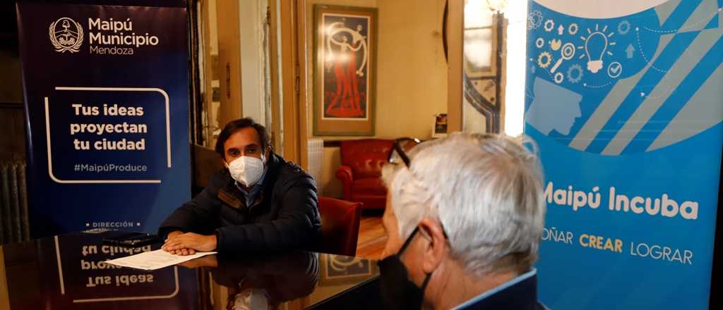Maipú entregó créditos para micro emprendedores y pymes