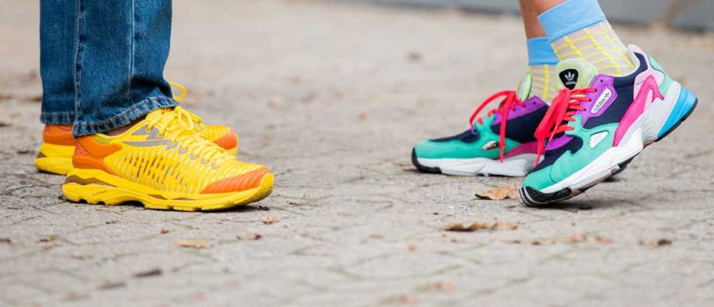 El secreto detrás de los colores "estridentes" en zapatillas deportivas
