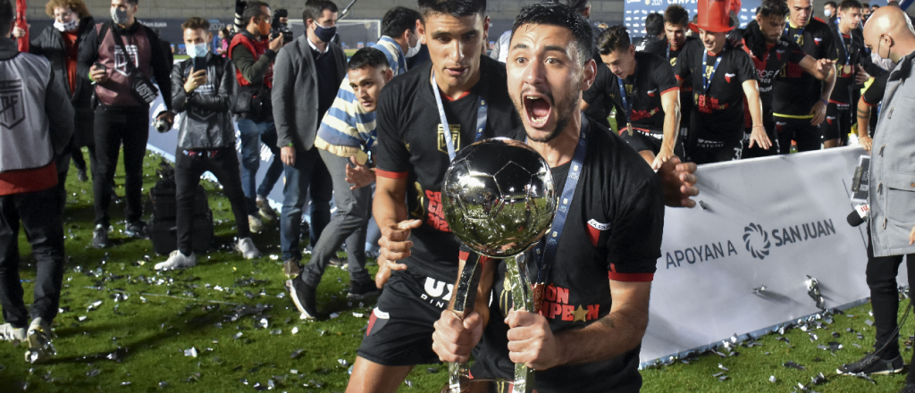 Col&oacute;n gole&oacute; a Racing y es el nuevo campe&oacute;n del f&uacute;tbol argentino
