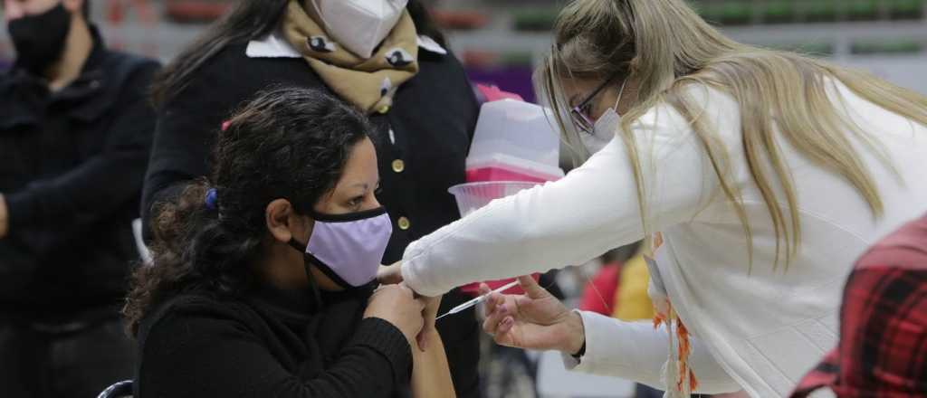 Habilitaron un nuevo grupo para recibir la vacuna en Mendoza