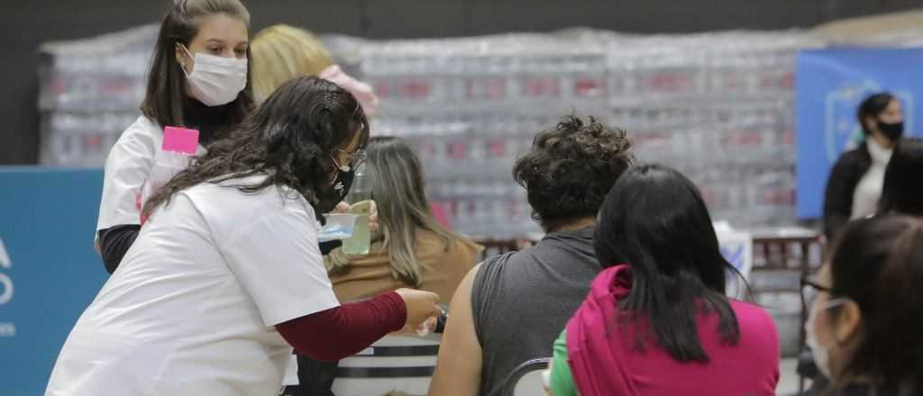 Diputados interpelarán hoy a laboratorios por contratos de vacunas 